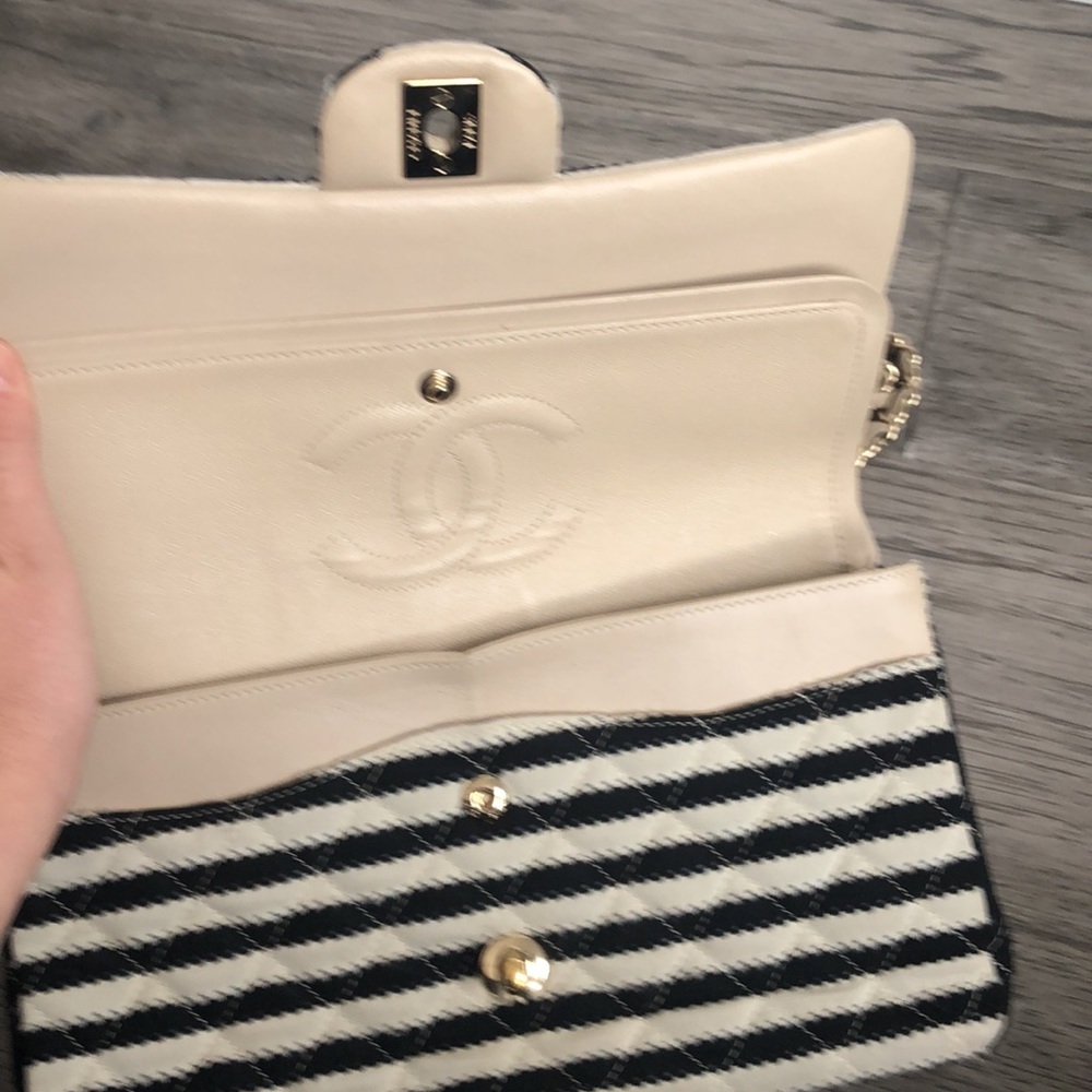 💵👇Chanel Purse - auth details included - Picture 5 of 7